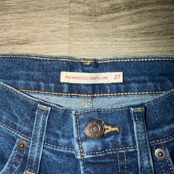 Levi's High Waisted Crop Flare Dark Wash Women's 27 - Picture 2 of 9